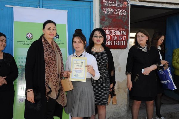 Cəbhəyani bölgələrdə şagirdlərin vətənpərvərlik mövzusunda inşa musabiqəsi keçirilib - FOTOLAR Cəbhəyani bölgələrdə şagirdlərin vətənpərvərlik mövzusunda inşa musabiqəsi keçirilib - FOTOLAR