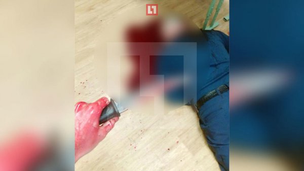 Müəllimini öldürüb selfi çəkdirən tələbə - FOTO