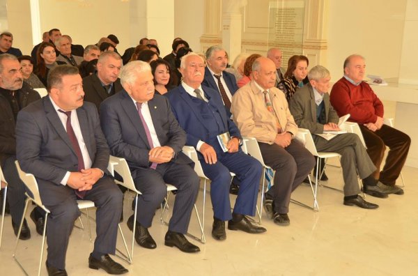 Sumqayıt Poeziya Evində şair Ağasəfa ilə görüş keçirilib - FOTOLAR Sumqayıt Poeziya Evində şair Ağasəfa ilə görüş keçirilib - FOTOLAR