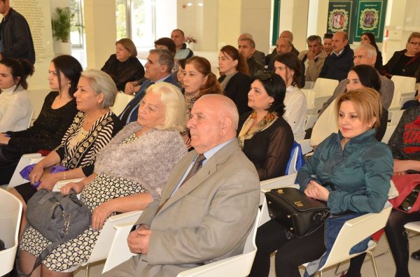 Sumqayıt Poeziya Evində şair Ağasəfa ilə görüş keçirilib - FOTOLAR Sumqayıt Poeziya Evində şair Ağasəfa ilə görüş keçirilib - FOTOLAR