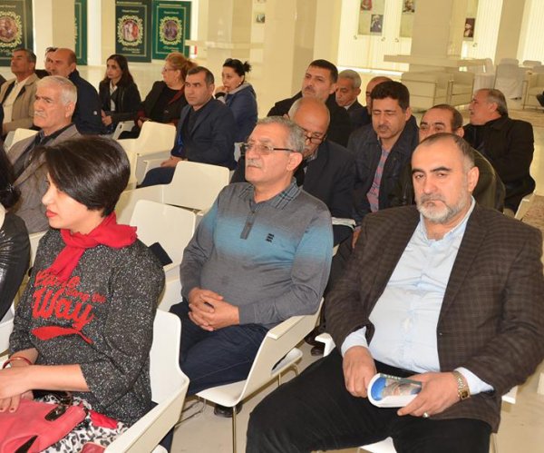 Sumqayıt Poeziya Evində şair Ağasəfa ilə görüş keçirilib - FOTOLAR Sumqayıt Poeziya Evində şair Ağasəfa ilə görüş keçirilib - FOTOLAR