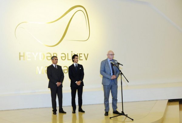 Leyla Əliyeva və Arzu Əliyeva müasir Çin rəssamlarının sərgisinin açılış mərasimində iştirak ediblər - FOTO