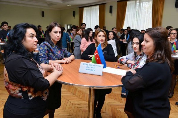 Sumqayıtda müəssisələr bu dəfə bilik meydanında güclərini sınadılar - FOTOLAR Sumqayıtda müəssisələr bu dəfə bilik meydanında güclərini sınadılar - FOTOLAR