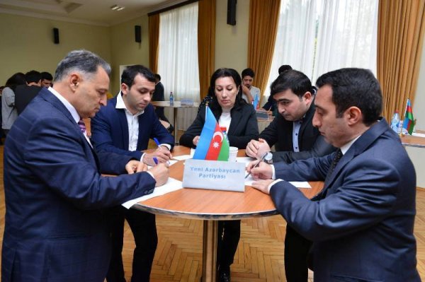 Sumqayıtda müəssisələr bu dəfə bilik meydanında güclərini sınadılar - FOTOLAR Sumqayıtda müəssisələr bu dəfə bilik meydanında güclərini sınadılar - FOTOLAR