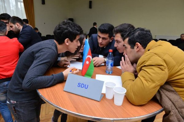 Sumqayıtda müəssisələr bu dəfə bilik meydanında güclərini sınadılar - FOTOLAR Sumqayıtda müəssisələr bu dəfə bilik meydanında güclərini sınadılar - FOTOLAR