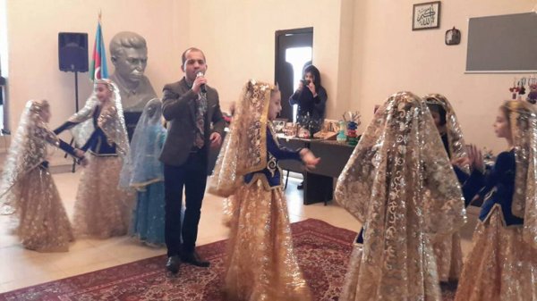 Sumqayıtda Bayraq günü münasibətilə silsilə tədbirlər keçirilib - FOTOLAR