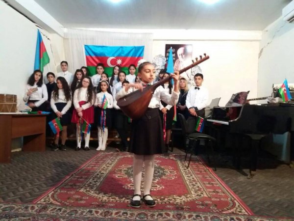 Sumqayıtda Bayraq günü münasibətilə silsilə tədbirlər keçirilib - FOTOLAR