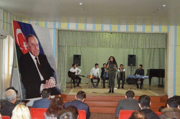 Sumqayıtda Bayraq günü münasibətilə silsilə tədbirlər keçirilib - FOTOLAR
