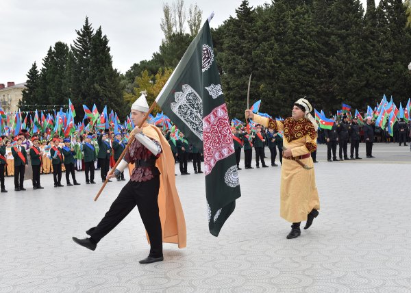 Sumqayıtda möhtəşəm BAYRAQ BAYRAMI – FOTOLAR Sumqayıtda möhtəşəm BAYRAQ BAYRAMI – FOTOLAR
