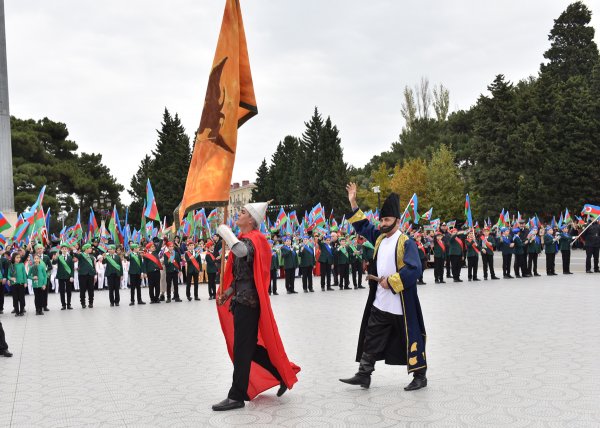 Sumqayıtda möhtəşəm BAYRAQ BAYRAMI – FOTOLAR Sumqayıtda möhtəşəm BAYRAQ BAYRAMI – FOTOLAR