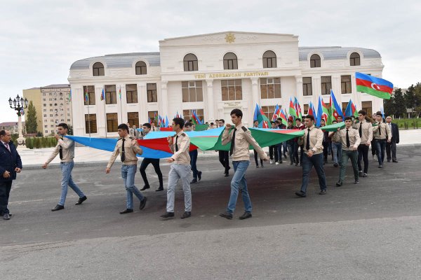 Sumqayıtda möhtəşəm BAYRAQ BAYRAMI – FOTOLAR Sumqayıtda möhtəşəm BAYRAQ BAYRAMI – FOTOLAR