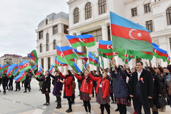 Sumqayıtda möhtəşəm BAYRAQ BAYRAMI – FOTOLAR Sumqayıtda möhtəşəm BAYRAQ BAYRAMI – FOTOLAR