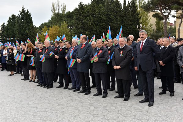 Sumqayıtda möhtəşəm BAYRAQ BAYRAMI – FOTOLAR Sumqayıtda möhtəşəm BAYRAQ BAYRAMI – FOTOLAR