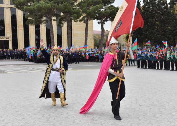 Sumqayıtda möhtəşəm BAYRAQ BAYRAMI – FOTOLAR Sumqayıtda möhtəşəm BAYRAQ BAYRAMI – FOTOLAR