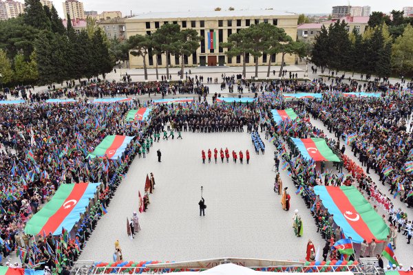 Sumqayıtda möhtəşəm BAYRAQ BAYRAMI – FOTOLAR Sumqayıtda möhtəşəm BAYRAQ BAYRAMI – FOTOLAR