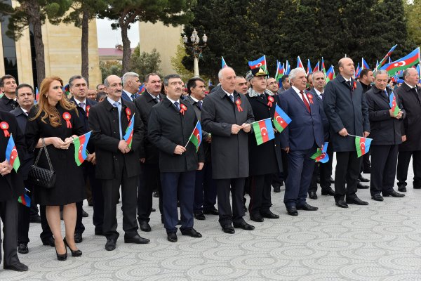 Sumqayıtda möhtəşəm BAYRAQ BAYRAMI – FOTOLAR Sumqayıtda möhtəşəm BAYRAQ BAYRAMI – FOTOLAR