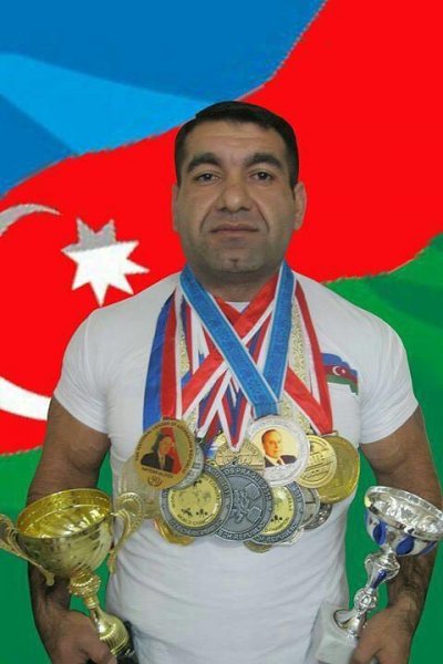 Azərbaycan polisi 1090 kq qaldırıb qızıl qazandı - FOTO