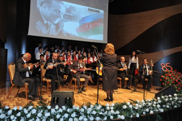 Beynəlxalq Muğam Mərkəzində yubiley gecəsi