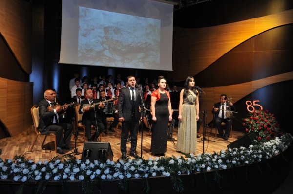 Beynəlxalq Muğam Mərkəzində yubiley gecəsi