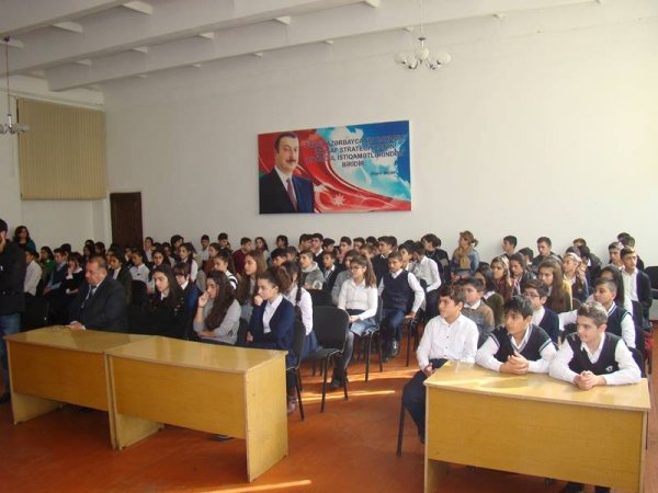 Sumqayıt məktəblərində Qarabağ qaziləri ilə görüşlər davam edir - FOTOLAR Sumqayıt məktəblərində Qarabağ qaziləri ilə görüşlər davam edir - FOTOLAR