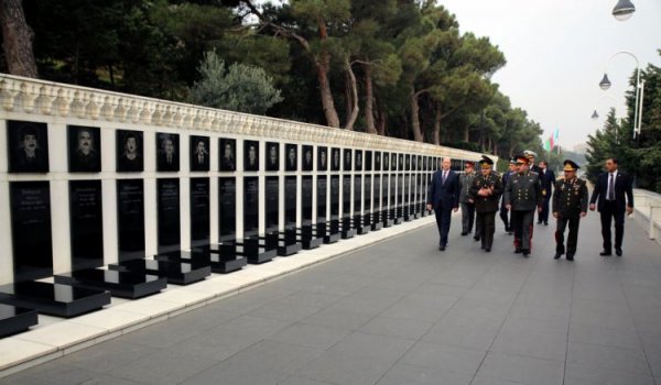 Azərbaycanla Özbəkistan arasında hərbi əməkdaşlıq planı imzalanıb Azərbaycanla Özbəkistan arasında hərbi əməkdaşlıq planı imzalanıb