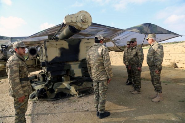 Hərbi Hava Qüvvələrinin yeni yaşayış kompleksinin açılışı olub Hərbi Hava Qüvvələrinin yeni yaşayış kompleksinin açılışı olub