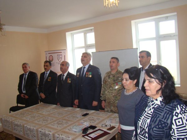 Sumqayıtda Qarabağ qazilərinin şagirdlərlə növbəti görüşü keçirildi - FOTOLAR Sumqayıtda Qarabağ qazilərinin şagirdlərlə növbəti görüşü keçirildi - FOTOLAR