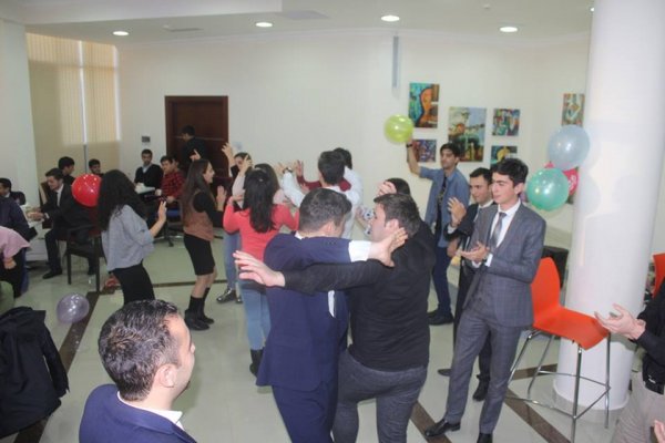 Sumqayıtda könüllü gənclər təltif olundu - FOTO 