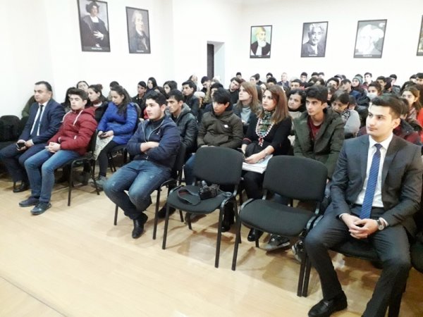 Sumqayıtda tələbələrlə görüş keçirilib - FOTOLAR Sumqayıtda tələbələrlə görüş keçirilib - FOTOLAR