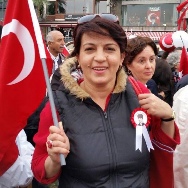 “Atam əlini saçıma qoyub: “qorxaqlar min kərə, mənim qızım kimi cəsurlar bir kərə öləcək” dedi“ – Nigar Almanqızı “Atam əlini saçıma qoyub: “qorxaqlar min kərə, mənim qızım kimi cəsurlar bir kərə öləcək” dedi“ – Nigar Almanqızı