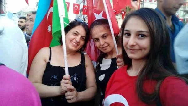 “Atam əlini saçıma qoyub: “qorxaqlar min kərə, mənim qızım kimi cəsurlar bir kərə öləcək” dedi“ – Nigar Almanqızı “Atam əlini saçıma qoyub: “qorxaqlar min kərə, mənim qızım kimi cəsurlar bir kərə öləcək” dedi“ – Nigar Almanqızı