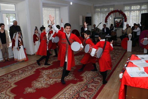 Sumqayıt Şəhər Mədəniyyət Evində bəstəkar Emin Sabitoğlunun 80 illiyi münasibətilə tədbir keçirilib - FOTO Sumqayıt Şəhər Mədəniyyət Evində bəstəkar Emin Sabitoğlunun 80 illiyi münasibətilə tədbir keçirilib - FOTO