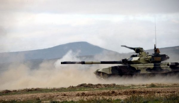 Tank bölmələri döyüş atışlarını icra edib Tank bölmələri döyüş atışlarını icra edib