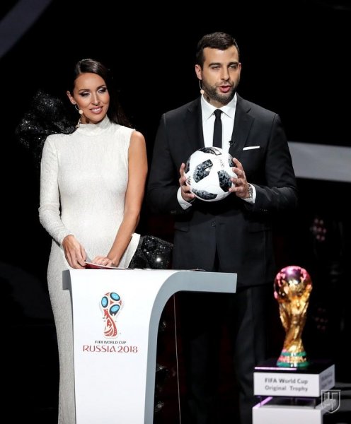 Əfsanəvi futbolçular Putinlə görüşdə - FOTO