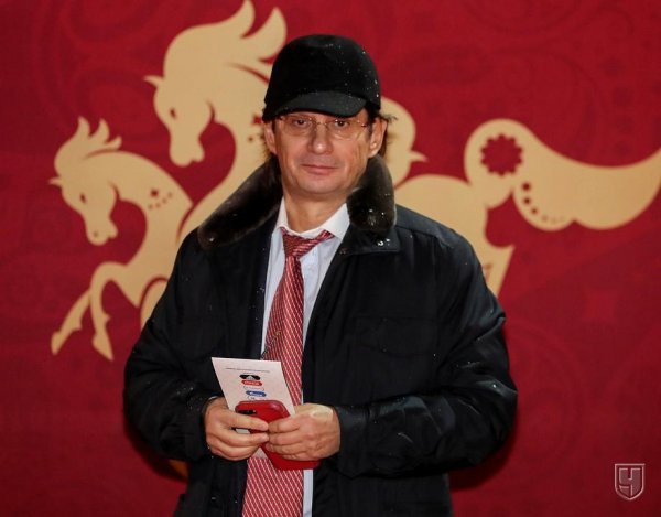 Əfsanəvi futbolçular Putinlə görüşdə - FOTO