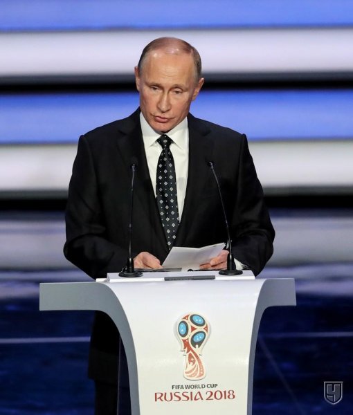 Əfsanəvi futbolçular Putinlə görüşdə - FOTO