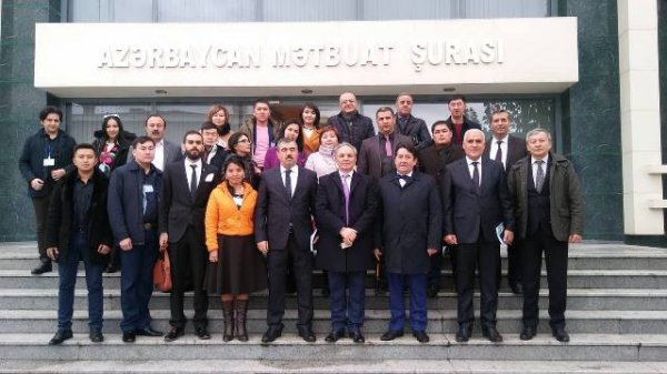 Mətbuat Şurasında türk dünyasının jurnalistlərilə görüş oldu 