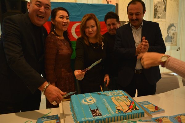 Dünyanın gənc yazarları Sumqayıta toplaşdı: "Bakıdan Türk dünyasına" layihəsi - FOTOLAR Dünyanın gənc yazarları Sumqayıta toplaşdı: "Bakıdan Türk dünyasına" layihəsi - FOTOLAR