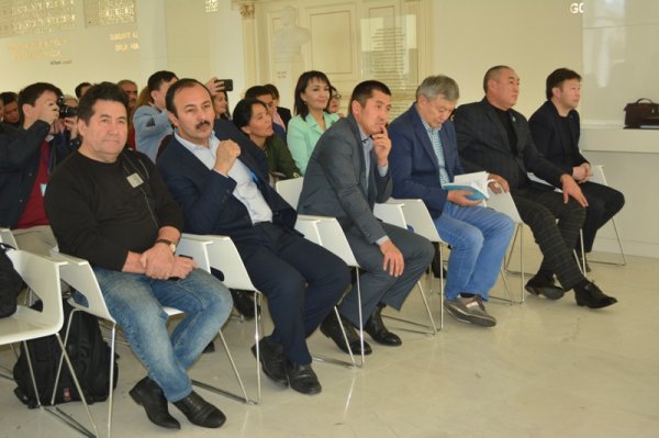 Dünyanın gənc yazarları Sumqayıta toplaşdı: "Bakıdan Türk dünyasına" layihəsi - FOTOLAR Dünyanın gənc yazarları Sumqayıta toplaşdı: "Bakıdan Türk dünyasına" layihəsi - FOTOLAR