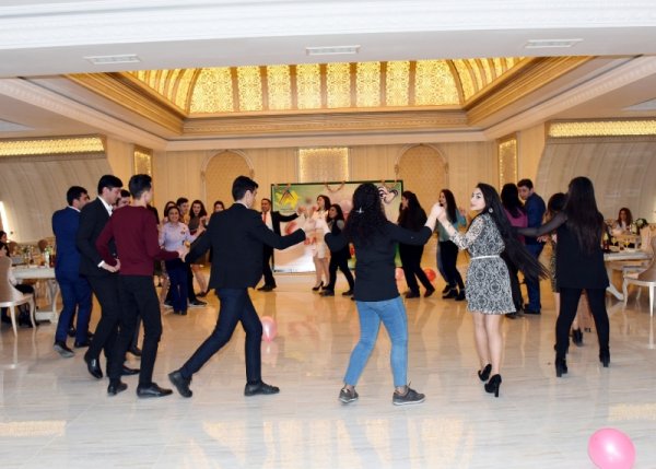 Sumqayıtın gənclərdən ibarət dəstəsi: 300-ə yaxın könüllünün təmənnasız fəaliyyəti  - FOTOLAR