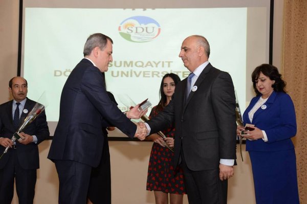 Sumqayıt Dövlət Universitetinin 55 illik yubileyi təntənə ilə qeyd edilib - FOTOLAR 