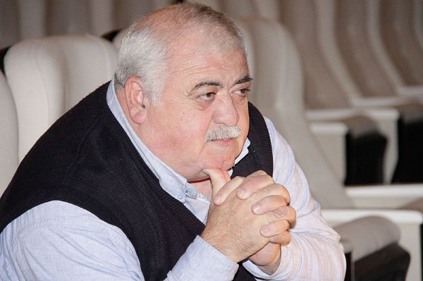 Tanınmış rejissorun vəziyyəti pisləşdi: reanimasiyaya yerləşdirildi – FOTO