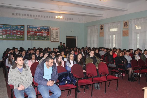 Sumqayıt məktəblərində “Sağlam Gənclik üçün Narkomaniyaya Yox Deyək”... - FOTO Sumqayıt məktəblərində “Sağlam Gənclik üçün Narkomaniyaya Yox Deyək”... - FOTO