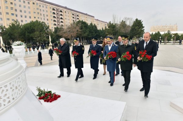 Ulu Öndərin anım günü Sumqayıtda böyük izdihamla qeyd olunub - FOTOLAR