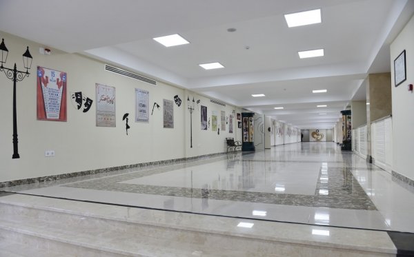 İlham Əliyev Sumqayıtda “Kimyaçı” Mədəniyyət Sarayında - FOTOLAR İlham Əliyev Sumqayıtda “Kimyaçı” Mədəniyyət Sarayında - FOTOLAR