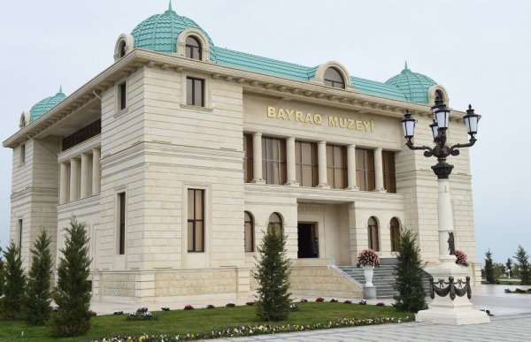 Prezident YAP-ın Sumqayıt şəhər təşkilatının inzibati binasının və Bayraq Muzeyinin açılışında - FOTO