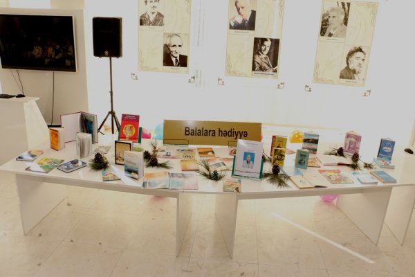 Sumqayıtda şair Rafiq Yusifoğlunun yaradıcılığına həsr olunmuş tədbir keçirilib - FOTOLAR