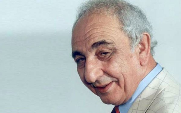 Üç dəfə və daha artıq rəsmi nikahda olmuş azərbaycanlı SƏNƏT ADAMLARI - SİYAHI Üç dəfə və daha artıq rəsmi nikahda olmuş azərbaycanlı SƏNƏT ADAMLARI - SİYAHI