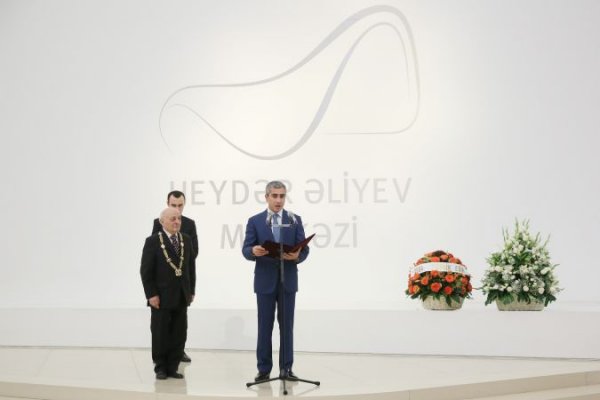 Heydər Əliyev Mərkəzində Xalq rəssamı Ömər Eldarovun fərdi sərgisi açılıb Heydər Əliyev Mərkəzində Xalq rəssamı Ömər Eldarovun fərdi sərgisi açılıb
