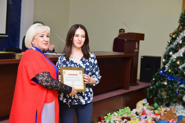 Sumqayıtda 200 uşağa qış geyimi və bayram sovqatı verildi - FOTOLAR